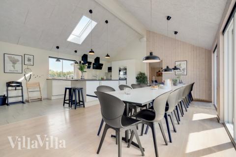 Opholdsrum med plads til 24 i luksushus nr. 470.