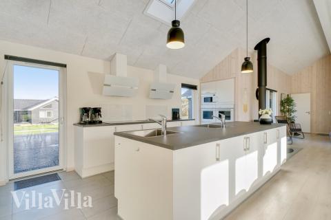 Velindrettet køkken i luksushus nr. 479 i Østjylland.