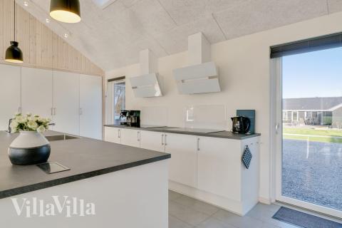 Køkkenet i luksushus nr. 479 er udstyrret, så I let kan lave mad til 26 personer.