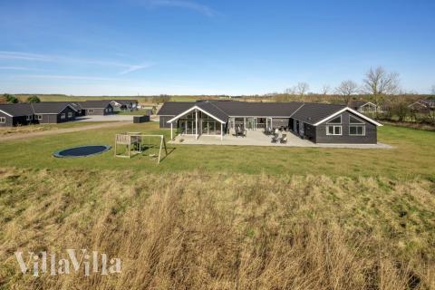 Flot sommerhus nr. 479 med god plads til op til 26 personer