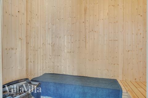 Nyd varmen i saunaen i luksushus nr. 480 til 24 personer