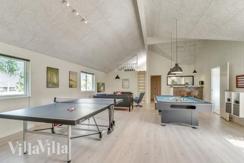 Aktivitetsrum i luksushus nr. 480 med 9 soveværelser og plads til 24 personer.