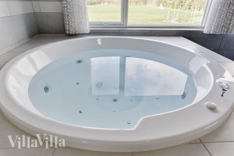 Nyd varmen i spaen i luksushus nr. 481 i Lolland/Falster/Møn