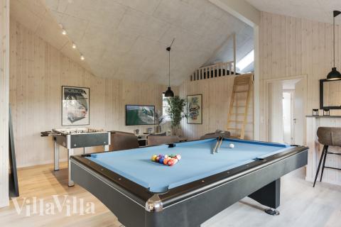 Ud over de mange timer, man kan bruge i husets pool-afdeling, så byder luksushus 481 også på billard/bordtennis og dart