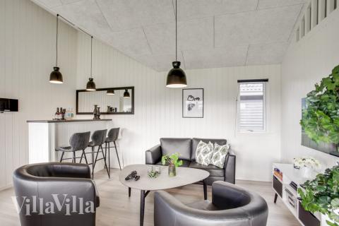 Luksushus 489 til 18 personer byder på et stort aktivitetsrum med bl.a. billard og dart