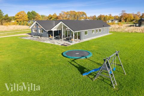 Flot sommerhus nr. 489 med god plads til op til 18 personer