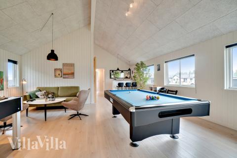 Ud over de mange timer, man kan bruge i husets pool-afdeling, så byder luksushus 484 også på billard/bordtennis og dart