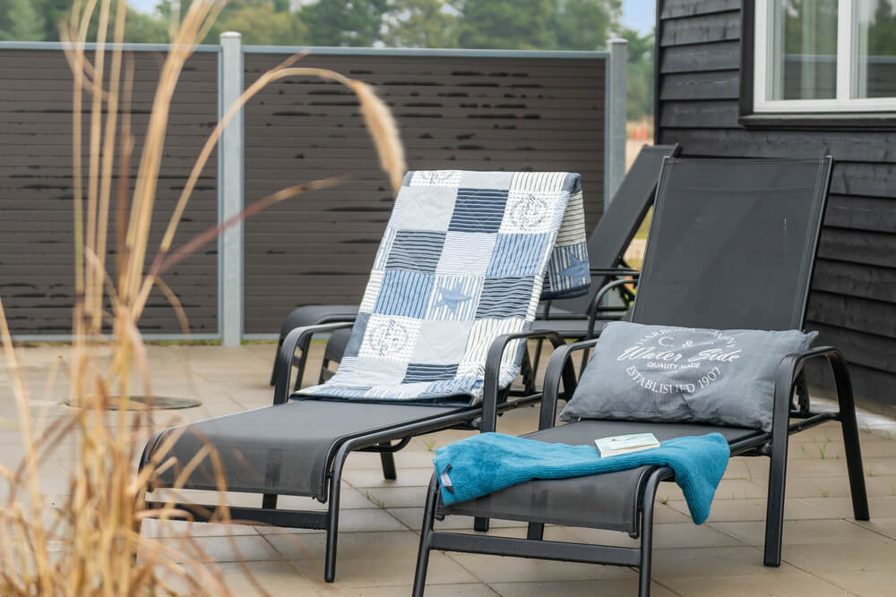 Nyd en grillaften på terrassen i luksushus nr. 484 i Vestjylland