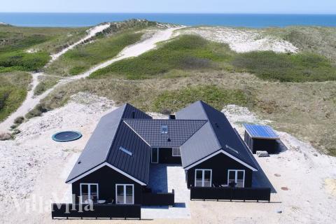 Dette skønne poolhus nr. 486 med plads til 20 personer ligger i Vestjylland