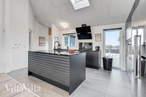 Velindrettet køkken i luksushus nr. 486 i Vestjylland.