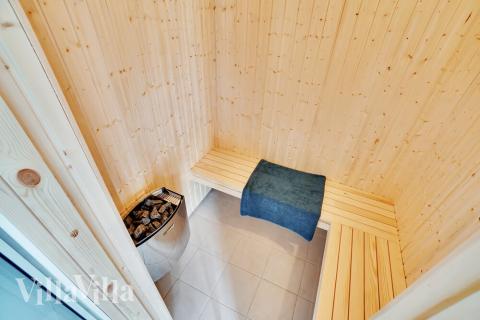 Nyd varmen i saunaen i luksushus nr. 500 til 26 personer