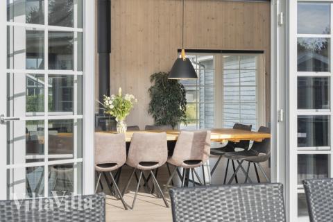 Luksushus nr. 500 har en dejlig terrasse med gode havemøbler til 26 personer.
