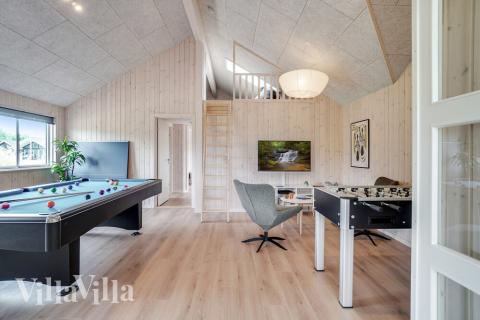 Ud over de mange timer, man kan bruge i husets pool-afdeling, så byder luksushus 501 også på billard/bordtennis og dart