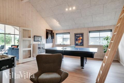 Luksushus 501 til 14 personer byder på et stort aktivitetsrum med bl.a. billard og dart