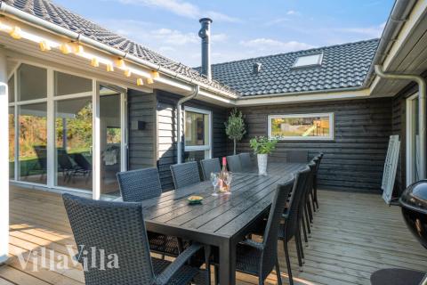 Luksushus nr. 504 har en dejlig terrasse med gode havemøbler til 14 personer.