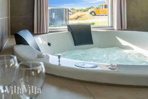 Luksushus nr. 504 byder bl.a. på et dejligt spabad