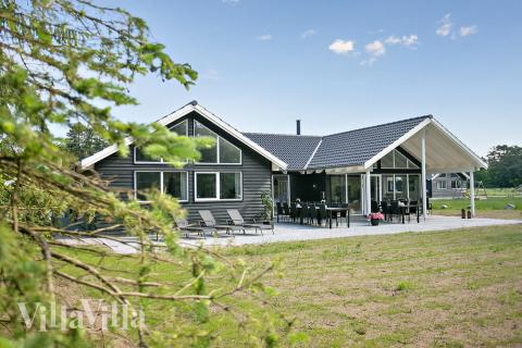 Dette skønne poolhus nr. 726 med plads til 18 personer ligger i Tyskland