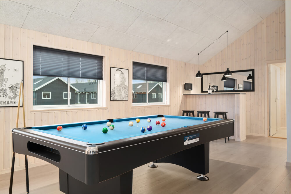 Ud over de mange timer, man kan bruge i husets pool-afdeling, så byder luksushus 726 også på billard/bordtennis og dart