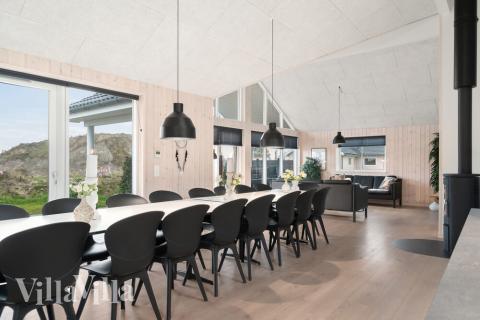 Det store lyse opholdrum i luksushus nr. 726 til 18.