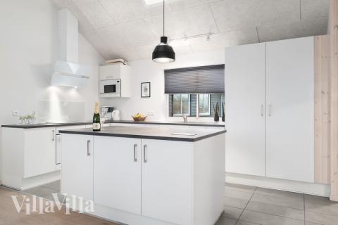 Køkkenet i luksushus nr. 726 er godt indrettet.