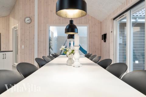 Opholdsrum med plads til 18 i luksushus nr. 726.