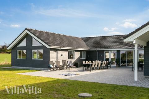 Dette skønne poolhus nr. 730 med plads til 24 personer ligger i Tyskland