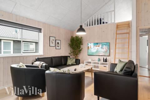 Aktivitetsrum i luksushus nr. 730 med 9 soveværelser og plads til 24 personer.