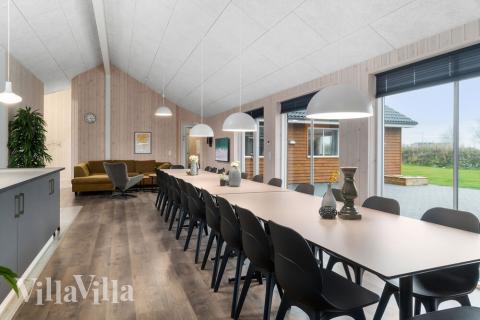 Det store lyse opholdrum i luksushus nr. 727 til 24.