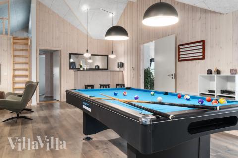 Aktivitetsrum i luksushus nr. 727 med 9 soveværelser og plads til 24 personer.