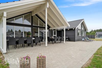 Dette skønne poolhus nr. 733 med plads til 18 personer ligger i Tyskland