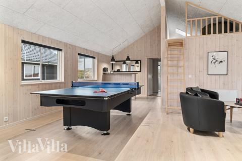 Ud over de mange timer, man kan bruge i husets pool-afdeling, så byder luksushus 733 også på billard/bordtennis og dart