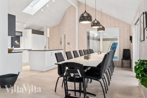 Opholdsrum med plads til 18 i luksushus nr. 733.