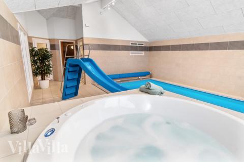 Nyd varmen i spaen i luksushus nr. 733 i Tyskland