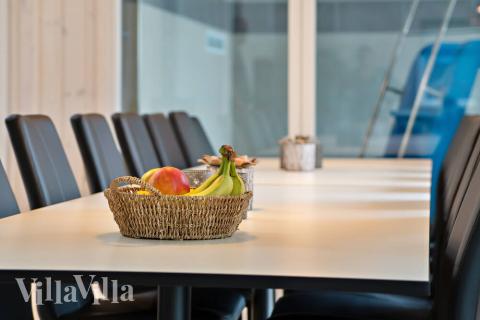 Det store lyse opholdrum i luksushus nr. 733 til 18.