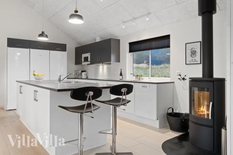 Køkkenet i luksushus nr. 732 er udstyrret, så I let kan lave mad til 20 personer.