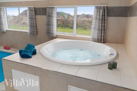 Nyd varmen i spaen i luksushus nr. 732 i Tyskland