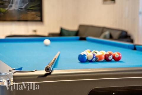 Dyst i sommerhusets aktivitetsrum, når I besøger luksushus nr. 732 i Tyskland.