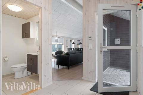 Den rummelige entre i luksushus nr. 731 i Tyskland