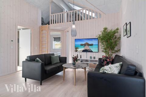 Aktivitetsrum i luksushus nr. 731 med 8 soveværelser og plads til 20 personer.