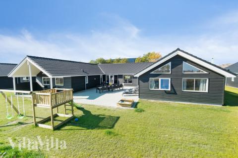 Dette skønne poolhus nr. 731 med plads til 20 personer ligger i Tyskland