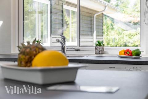 Køkkenet i luksushus nr. 503 er udstyrret, så I let kan lave mad til 18 personer.