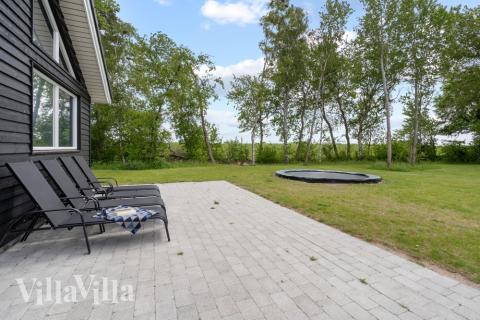 Luksushus nr. 503 har en dejlig terrasse med gode havemøbler til 18 personer.