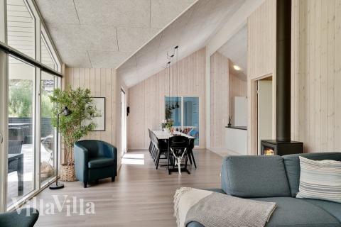 Opholdsrum med plads til 14 i luksushus nr. 519.