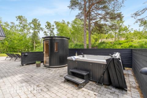 Nyd varmen i spaen i luksushus nr. 519 i Lolland/Falster/Møn