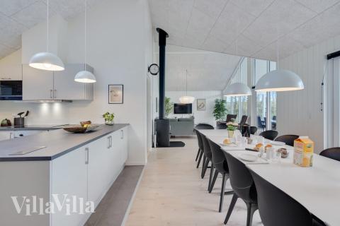 Det store lyse opholdrum i luksushus nr. 511 til 14.