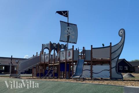 Ud over de mange timer, man kan bruge i husets pool-afdeling, så byder luksushus 491 også på mange udendørs aktiviteter