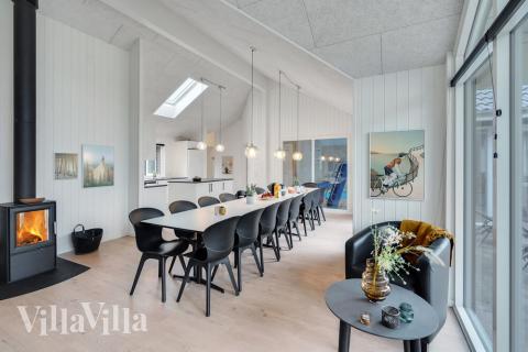 Det store lyse opholdrum i luksushus nr. 513 til 16.