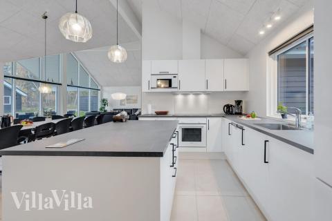 Køkkenet i luksushus nr. 513 er godt indrettet.