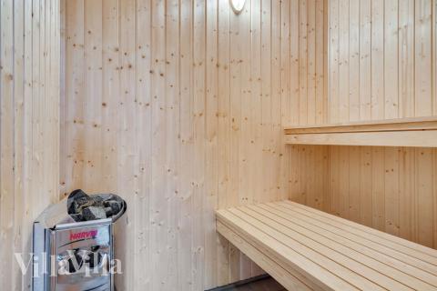 Nyd varmen i saunaen i luksushus nr. 513 til 16 personer