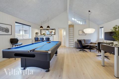 Luksushus 509 til 16 personer byder på et stort aktivitetsrum med bl.a. billard og dart